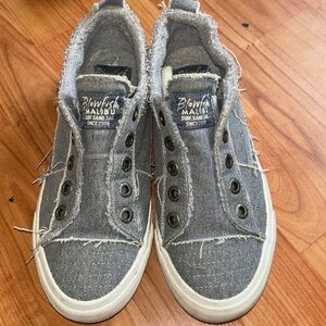 Blowfish women’s Gray Sneakers Sz 8